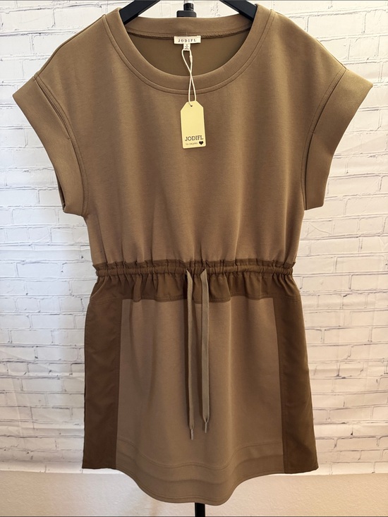 JODIFL Dresses & Skirts - JODIFL Two-Tone Drawstring Waist Short Sleeve mini in Camel and Dark brown.Small